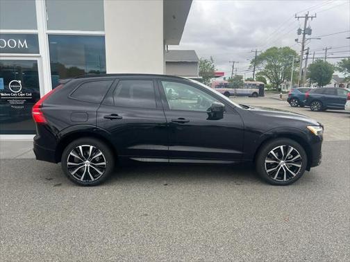 2025 Volvo XC60 Plus