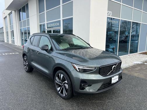 2026 Volvo XC40 B5 Ultra