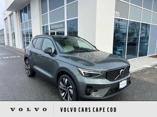 2026 Volvo XC40 B5 Ultra