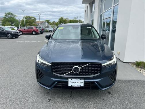 2025 Volvo XC60 Plug-In Hybrid T8 Plus