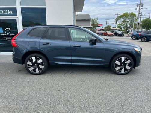 2025 Volvo XC60 Plug-In Hybrid T8 Plus