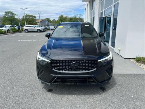 2025 Volvo XC60 B5 Ultra Black Edition
