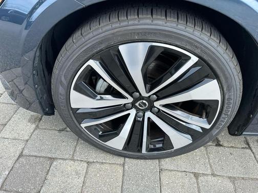 Denim Blue Metallic 2023 Volvo S60 B5 Ultimate Bright Theme