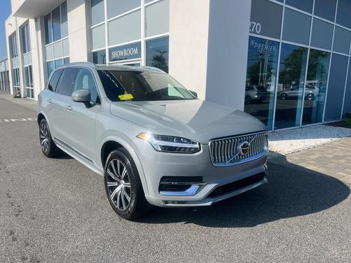 2025 Volvo XC90 B5 Core