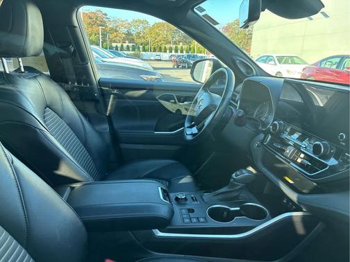 2023 Toyota Highlander XSE