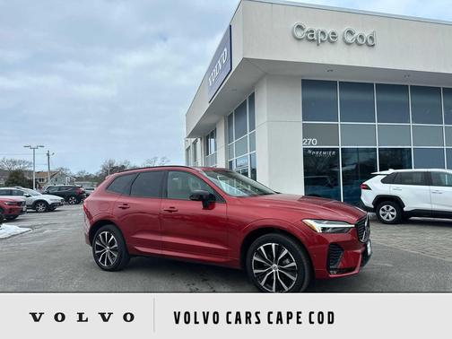 2023 Volvo XC60 B5 Plus Dark Theme