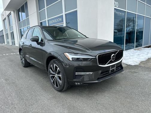 2022 Volvo XC60 B5 Momentum