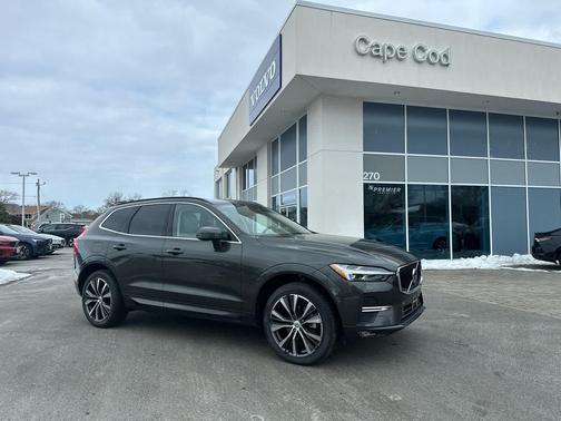 2022 Volvo XC60 B5 Momentum
