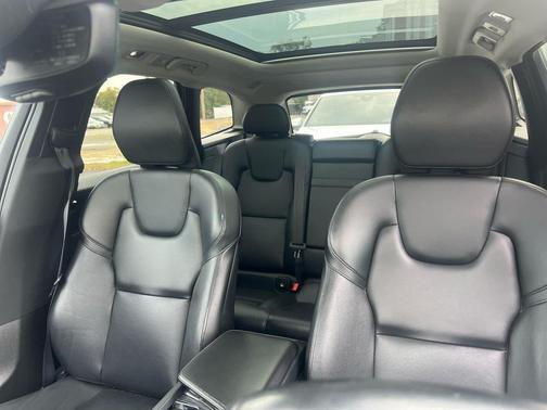 2019 Volvo XC60 T5 Momentum
