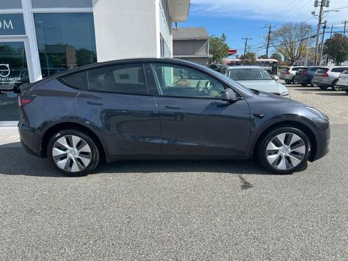 2024 Tesla Model Y Long Range Dual Motor All-Wheel Drive