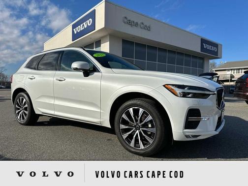 Crystal White Metallic 2023 Volvo XC60 B5 Core