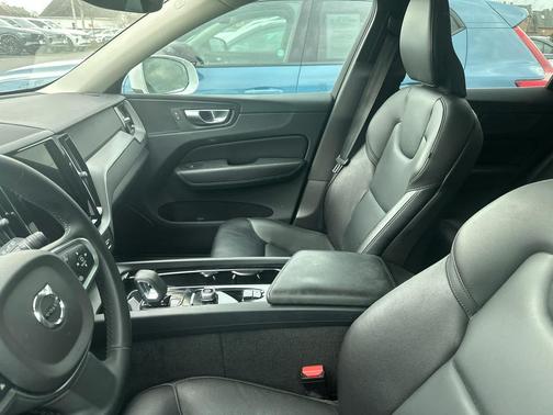 2023 Volvo XC60 B5 Core