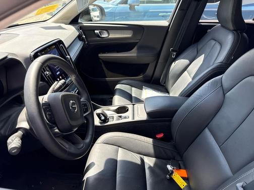 Fjord Blue Metallic 2024 Volvo XC40 B5 Core Dark Theme