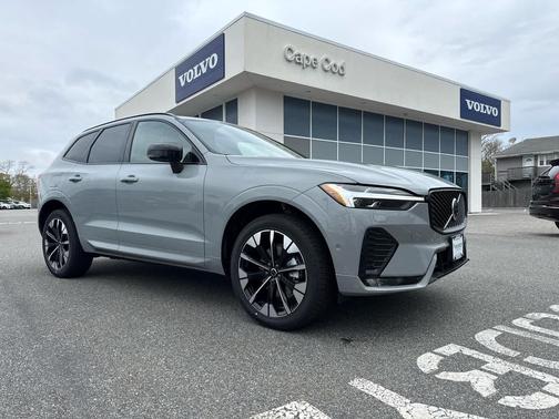 Vapour Grey Metallic 2026 Volvo XC60 B5 Plus