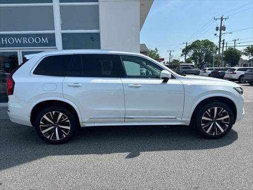2025 Volvo XC90 Plug-In Hybrid T8 Core 7-Seater