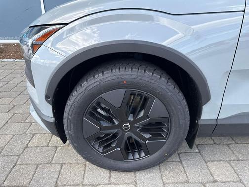 Vapour Grey Metallic 2026 Volvo EX30 Cross Country Ultra, Twin Motor Performance, Fully electric