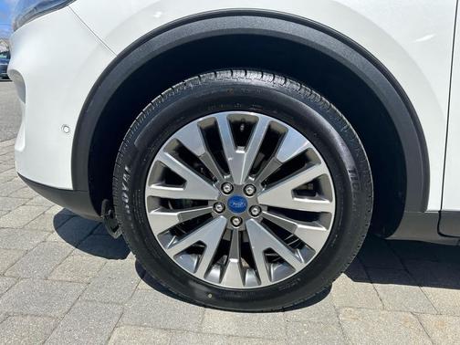 STAR WHITE METALLIC TRI-COAT 2020 Ford Escape Titanium