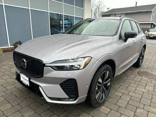 Aurora Silver 2026 Volvo XC60 B5 Plus