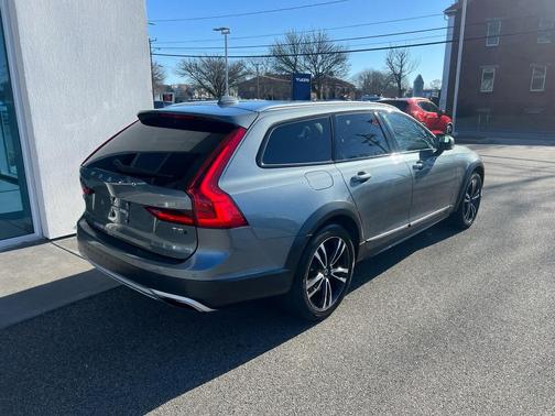 2018 Volvo V90 Cross Country T5