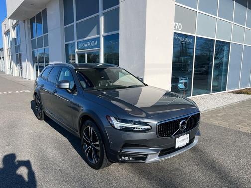 2018 Volvo V90 Cross Country T5