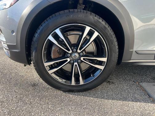 2018 Volvo V90 Cross Country T5