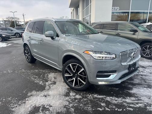 2024 Volvo XC90 B5 Plus Bright Theme