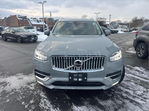 2024 Volvo XC90 B5 Plus Bright Theme