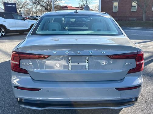 2025 Volvo S60 B5 Plus