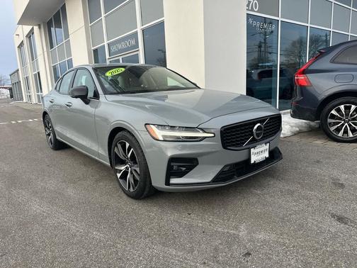 2025 Volvo S60 B5 Plus