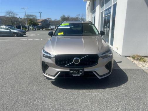 2025 Volvo XC60 B5 Core