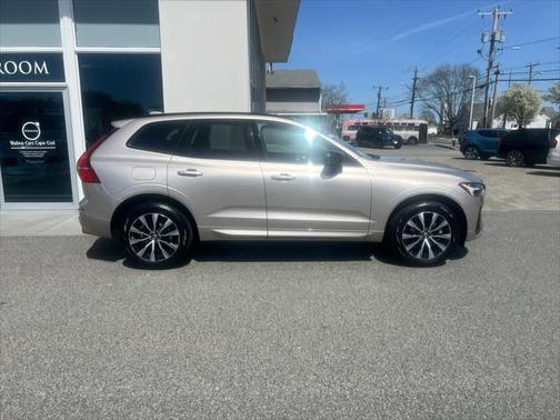 2025 Volvo XC60 B5 Core