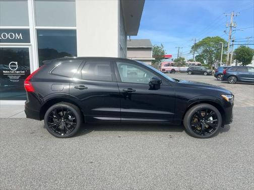 2025 Volvo XC60 Plug-In Hybrid T8 Ultra Black Edition