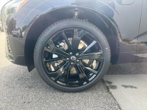 2025 Volvo XC60 Plug-In Hybrid T8 Ultra Black Edition