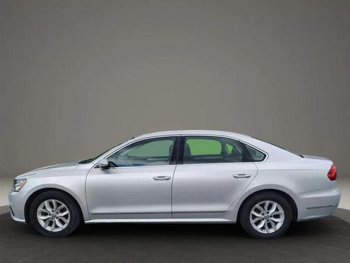 2016 Volkswagen Passat 1.8T S