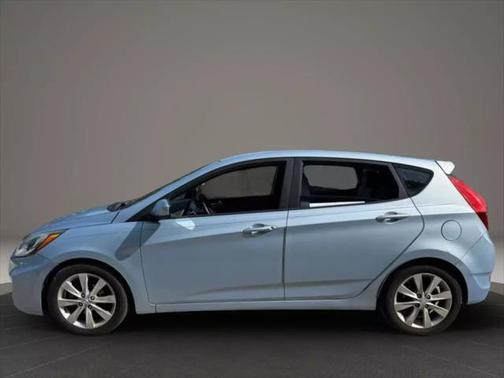 2012 Hyundai Accent SE
