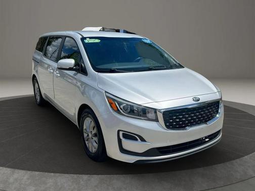 Silky Silver 2019 Kia Sedona LX