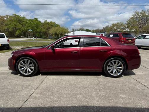 2017 Chrysler 300 Limited