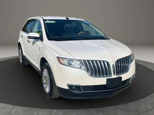 White 2013 Lincoln MKX Base