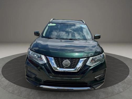 Green 2018 Nissan Rogue SV