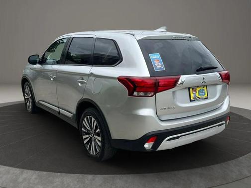 2020 Mitsubishi Outlander SP