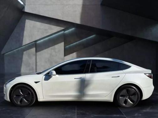 2020 Tesla Model 3 Standard Range Plus