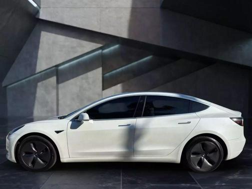 2020 Tesla Model 3 Standard Range Plus