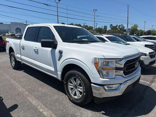 Oxford White 2023 Ford F-150 XLT