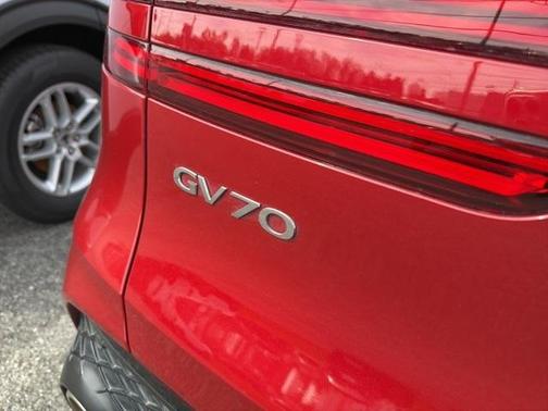 2024 Genesis GV70 2.5T