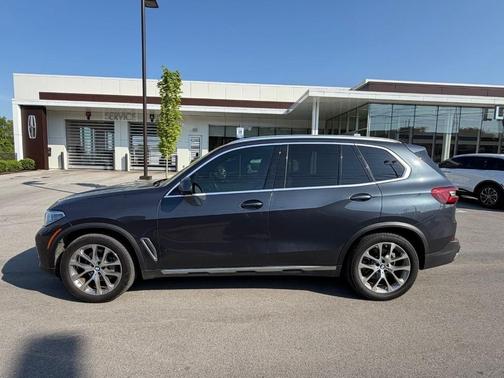 Gray Metallic 2020 BMW X5 sDrive40i