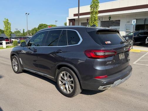 Gray Metallic 2020 BMW X5 sDrive40i
