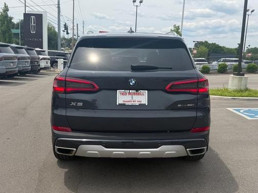 Gray Metallic 2020 BMW X5 sDrive40i