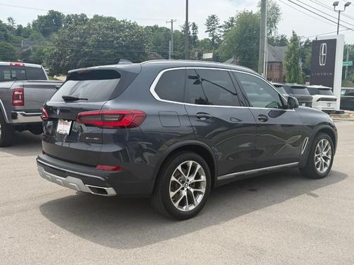 Gray Metallic 2020 BMW X5 sDrive40i