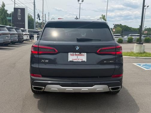 Gray Metallic 2020 BMW X5 sDrive40i