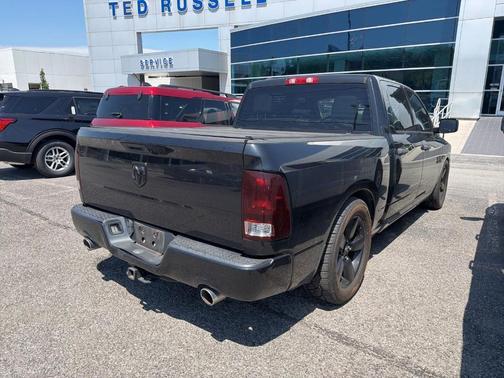 Brilliant Black Crystal Pearlcoat 2017 RAM 1500 Express